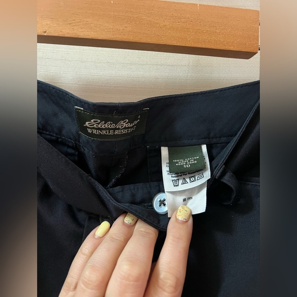 ⚫️ BOGO Eddie Bauer Women’s Black Shorts with pockets size 10 - Picture 4 of 6